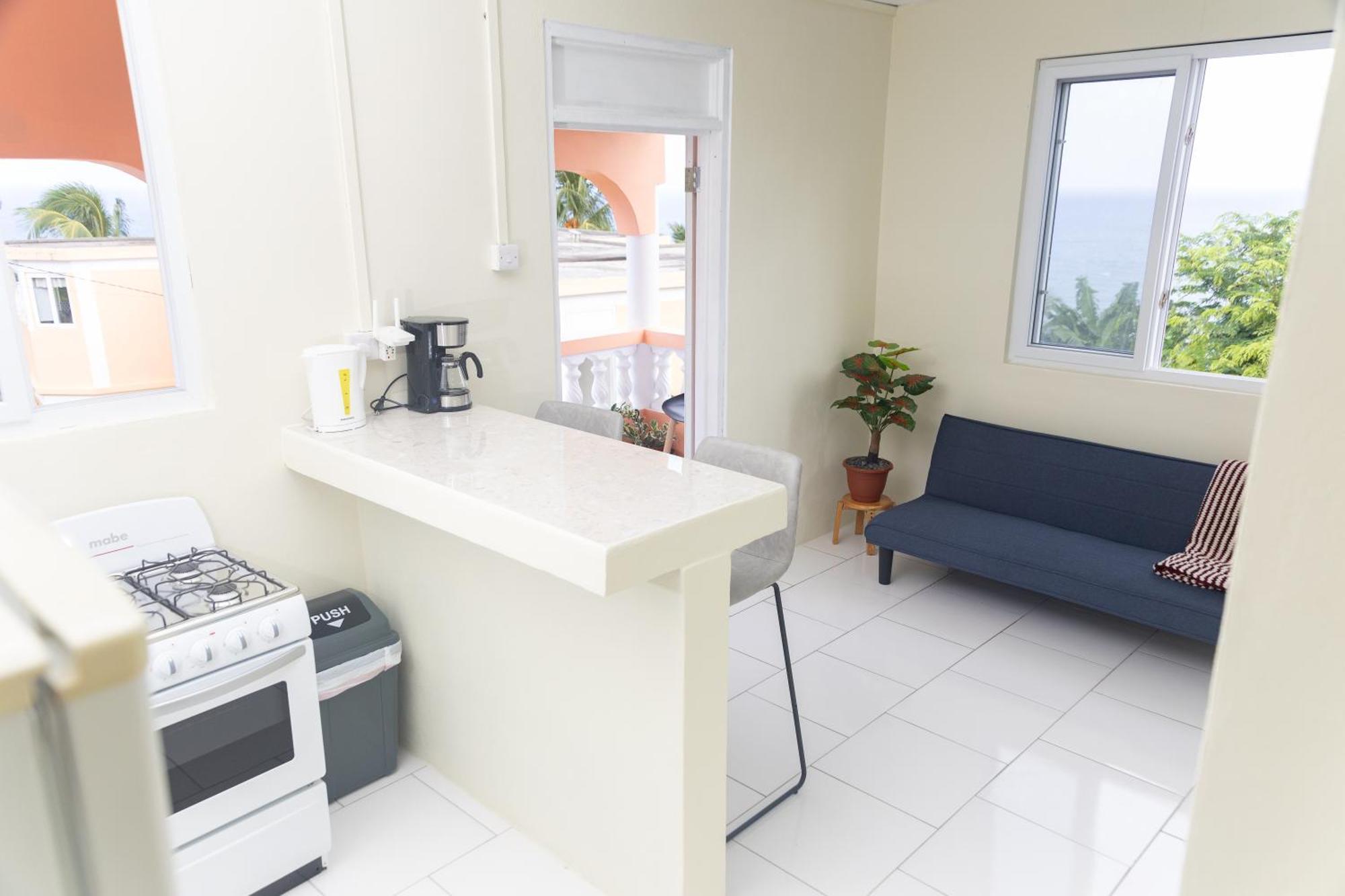 ホテル Happy Nest Dominica Marigot エクステリア 写真